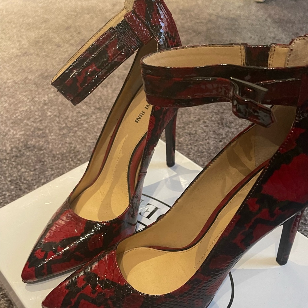 Gianni Bini shoe never worn